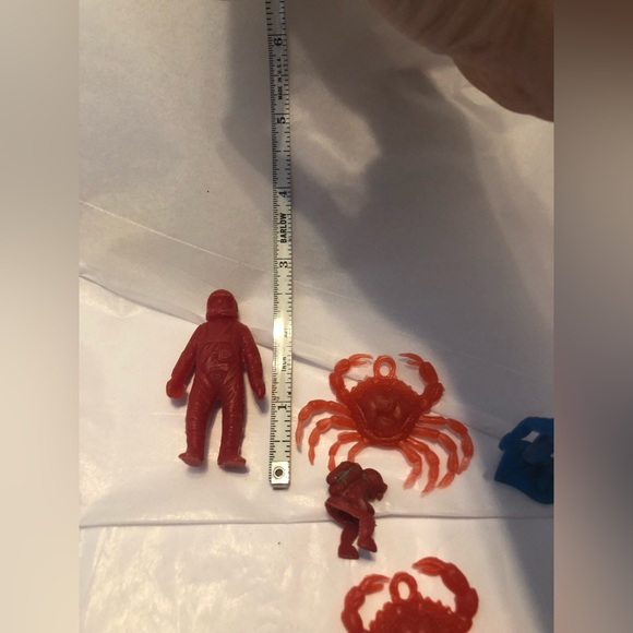 Antique Lot Scuba Divers and Crab Miniatures Toys - Picture 3 of 6